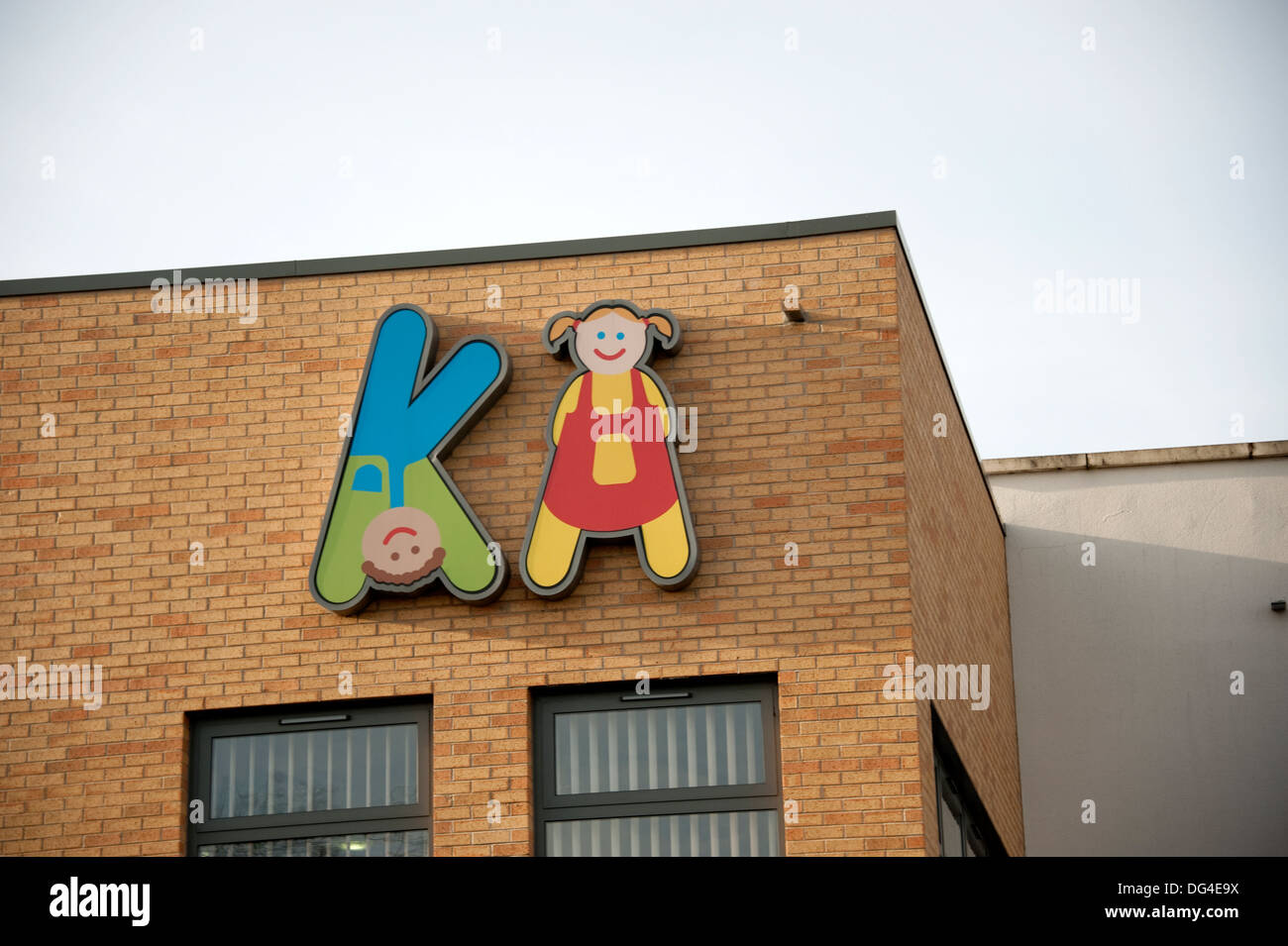 K UNA KA per i bambini della scuola materna segno giocoso divertente Foto Stock