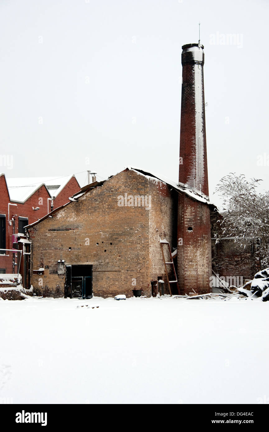 Grande area di Ancoats Manchester nella neve profonda inverno Foto Stock