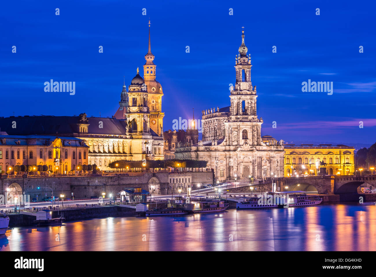 Dresden, Germania cityscape oltre il Fiume Elba. Foto Stock