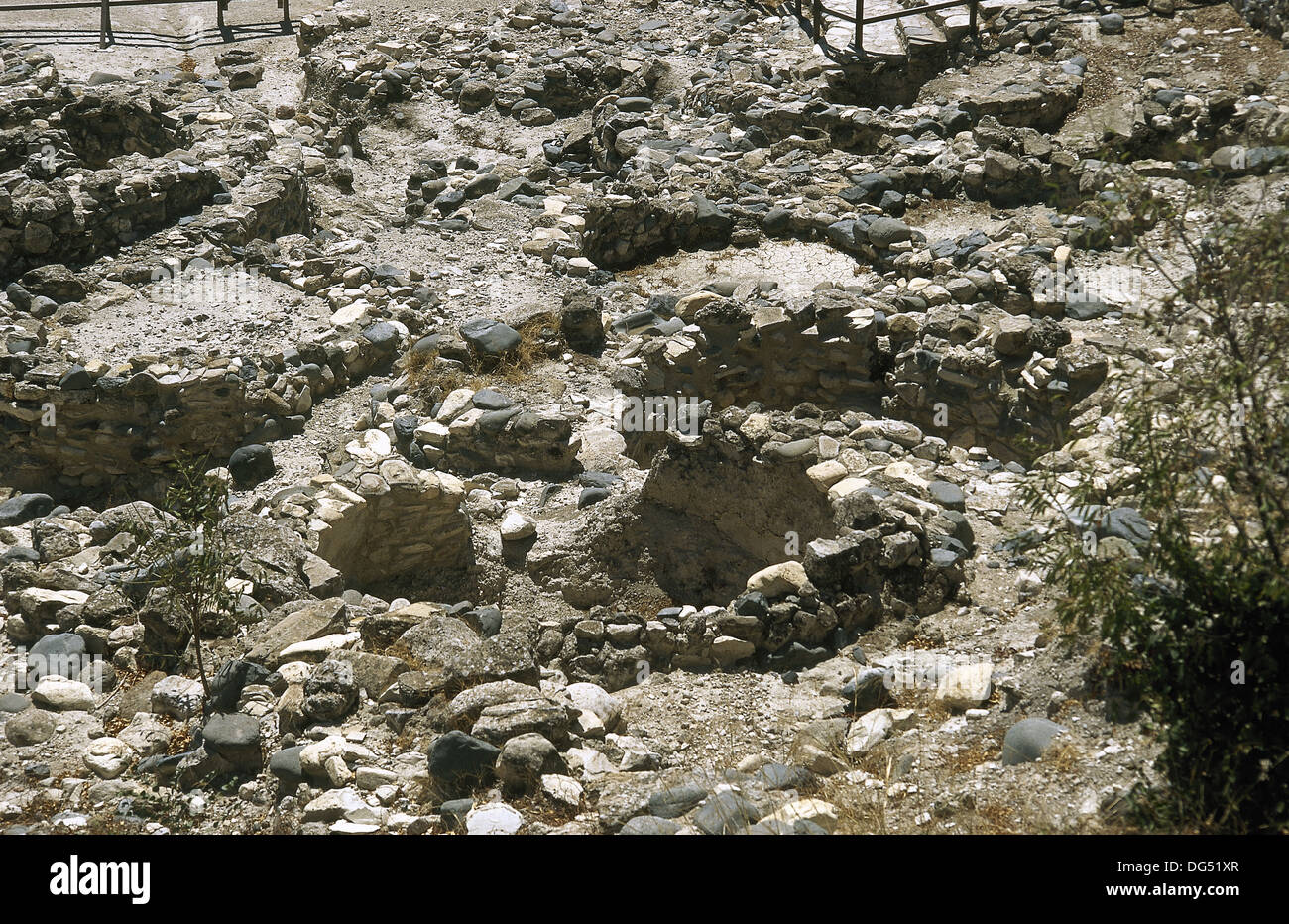 La preistoria. Isola di Cipro. Khirokitia. Sito archeologico. Età Neolitica. Resti di case. Sito del Patrimonio Culturale Mondiale dell'Unesco. Foto Stock
