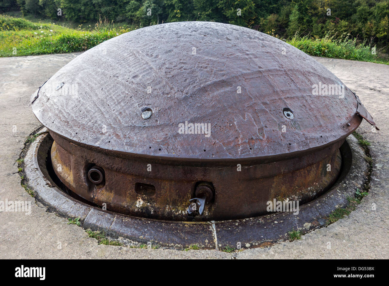 Blindati / rotante retrattile 75 mm Torretta cannone della prima guerra mondiale un Fort De Douaumont, Lorena, battaglia di Verdun, Francia Foto Stock