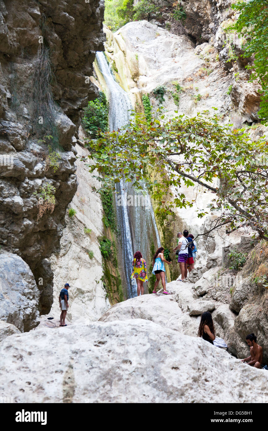 La più grande tra le cascate cascata in Dimosari gorge, vicino a Nydri Nidri town, Lefkada Lefkada isola greca Grecia Foto Stock