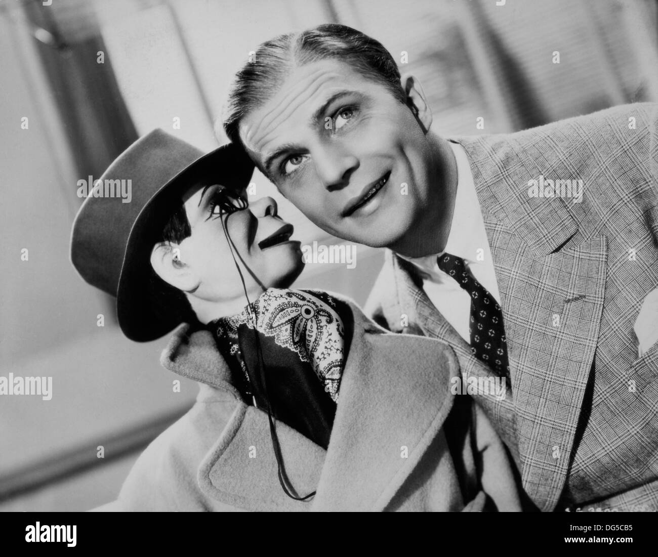 Edgar Bergen con Charlie McCarthy, sul set del film "L'Goldwyn Follies', Samuel Goldwyn Productions con distribuzione attraverso gli artisti uniti, 1938 Foto Stock
