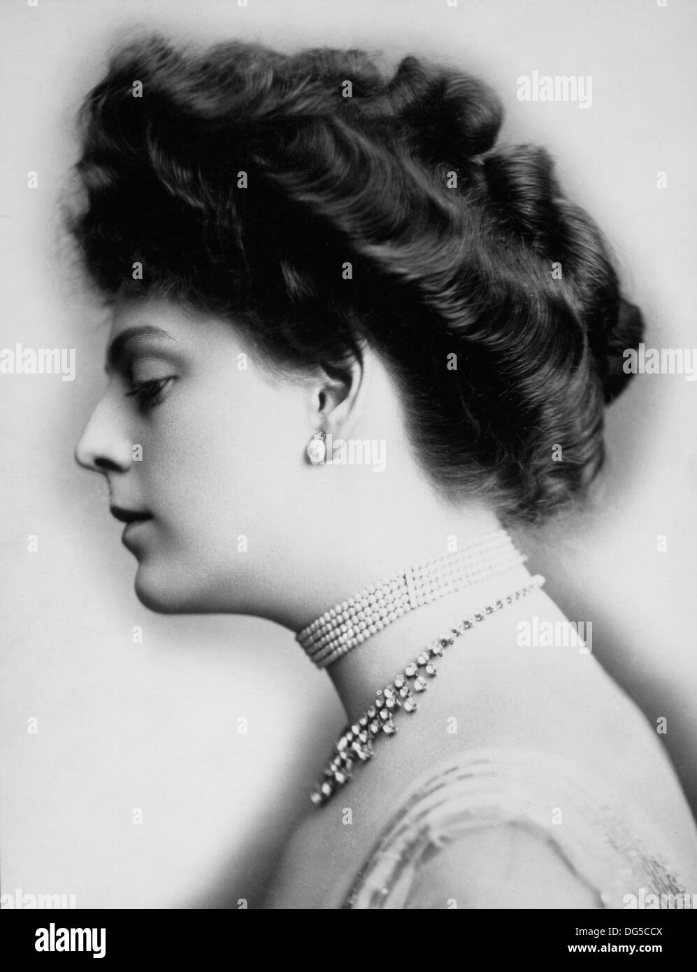 L'attrice Ethel Barrymore, testa e spalle ritratto di profilo, 1915 Foto Stock