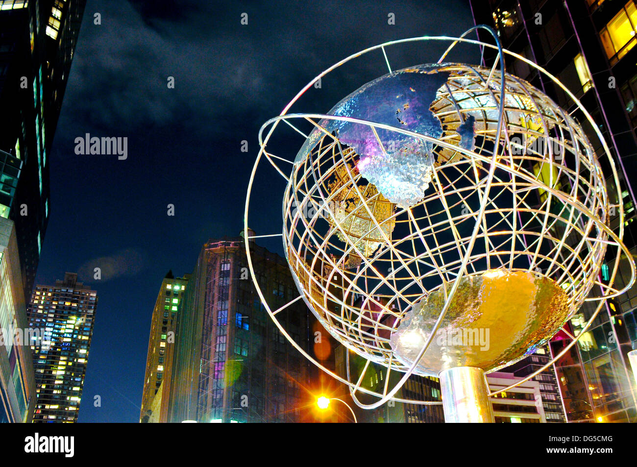 Globo mondo, Unisfera, design da Kim Brandell, Columbus Circle Upper West Side, Manhattan Broadway, New York City, Stati Uniti d'America Foto Stock