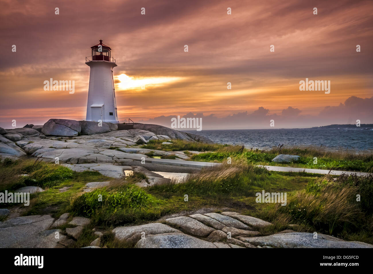 Tramonto su Peggy's Cove Lighthouse Nova Scotia Canada Foto Stock