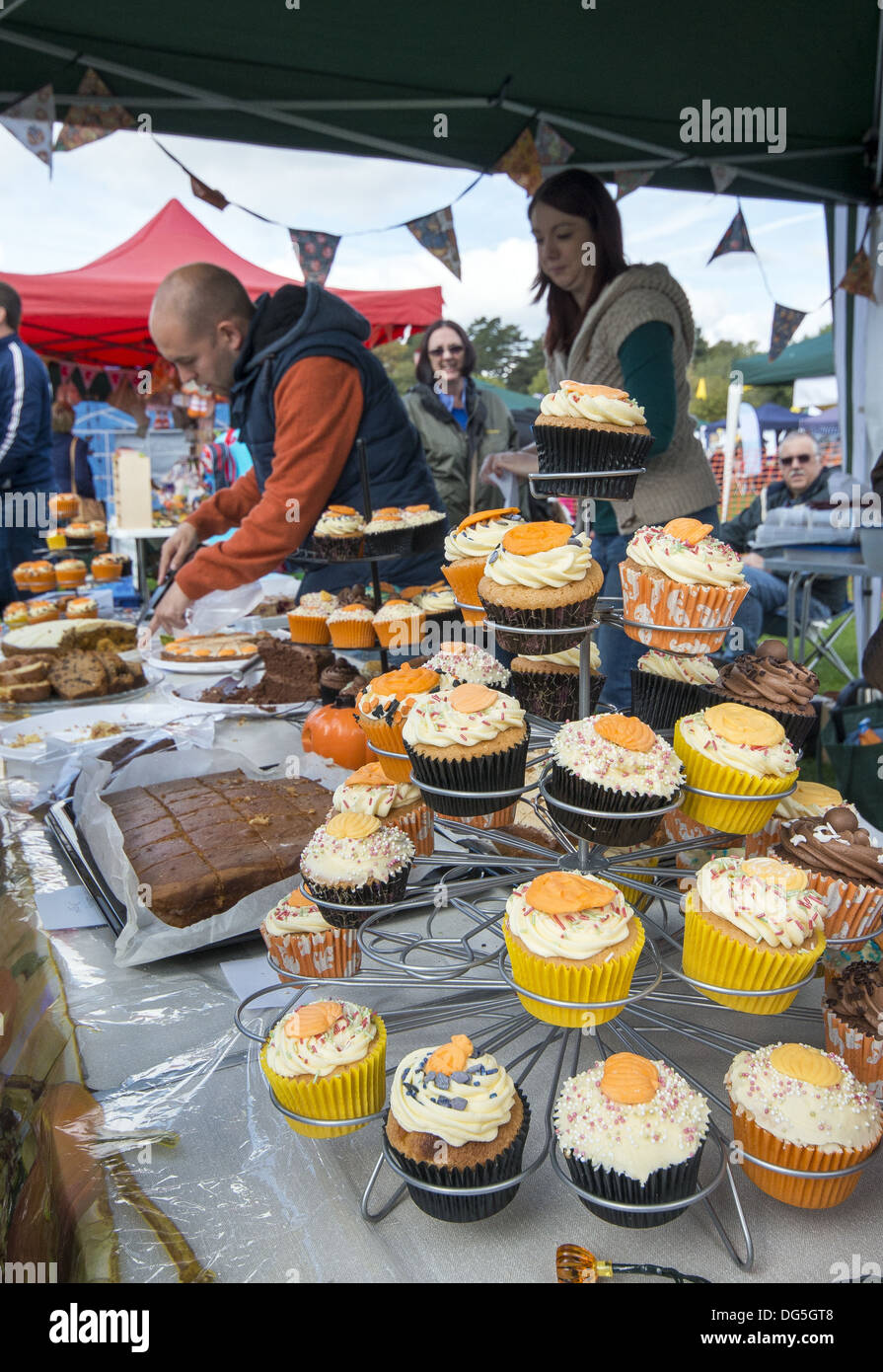 Pressione di stallo di torta in autunno la zucca festival presso il Royal Victoria Country Park, Netley, Southampton, Hampshire, Inghilterra, Regno Unito Foto Stock