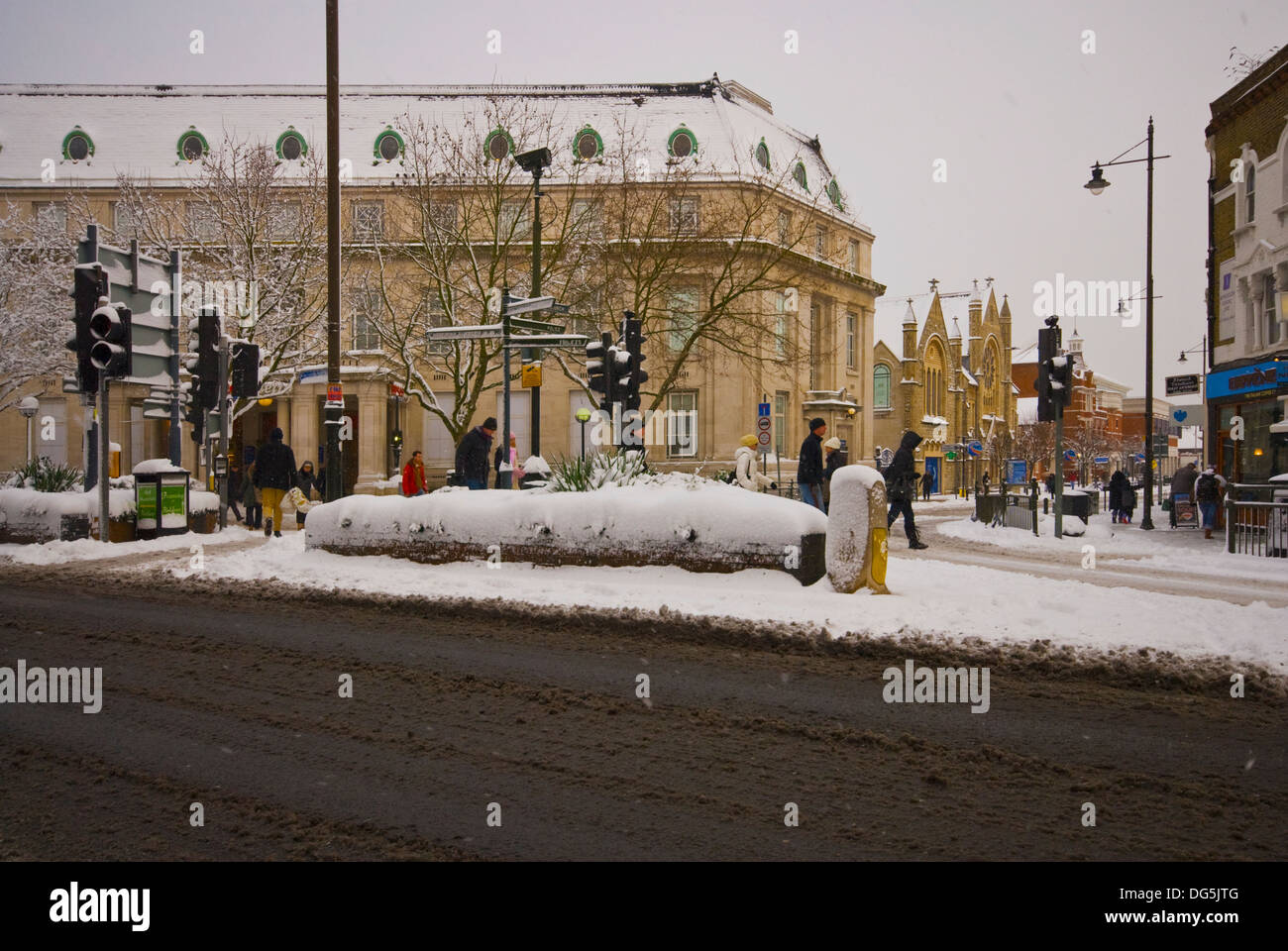 Il 2 febbraio, 2009,la più pesante nevicata a Londra per 18 anni.London, Wimbledon,l'Brodway Foto Stock