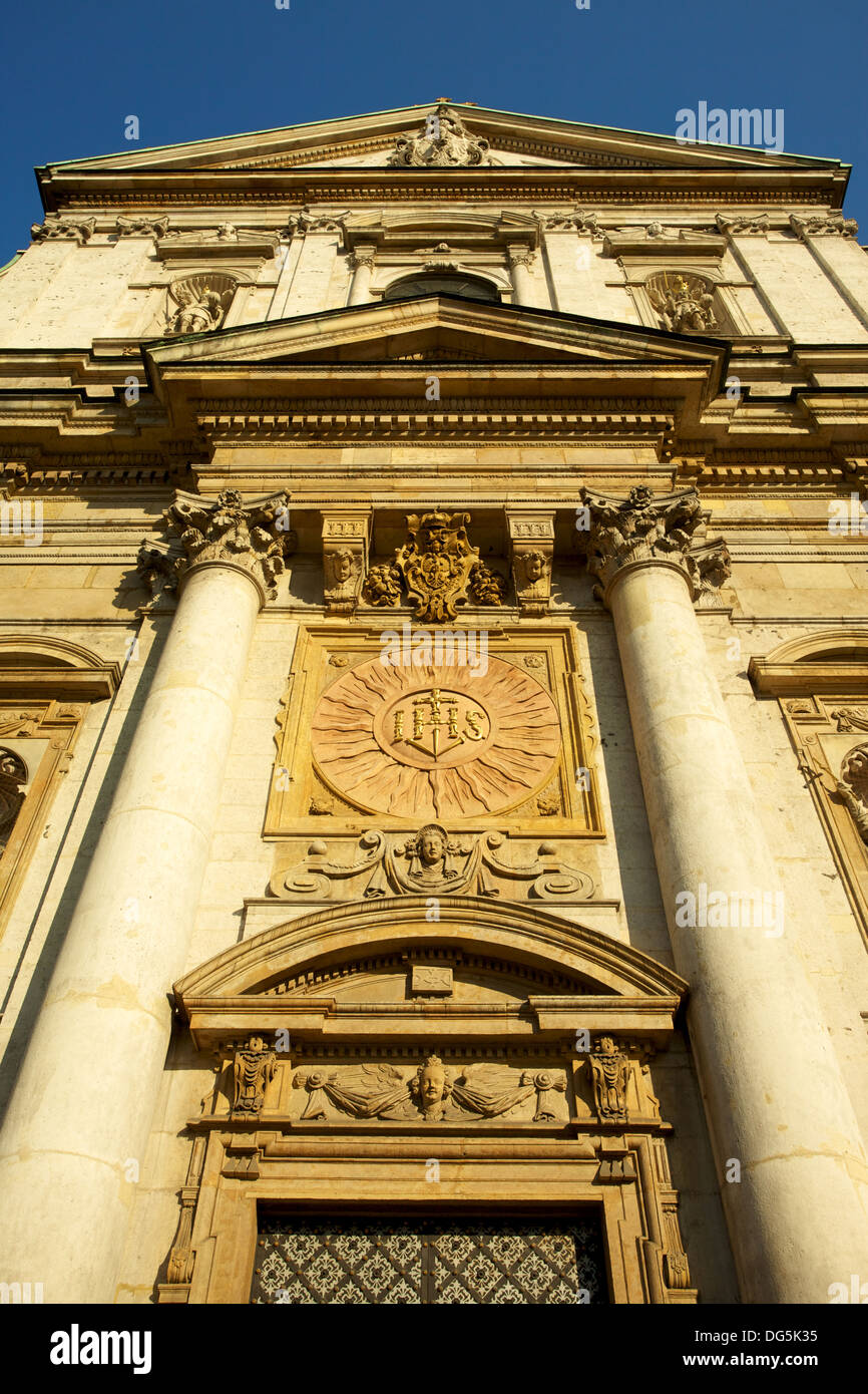 Chiesa di Cracovia Centro storico distretto con chiara e cielo blu Foto Stock