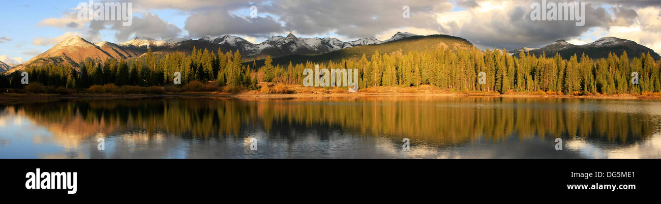 Molas lago e montagne di ago, Weminuche wilderness, Colorado, STATI UNITI D'AMERICA Foto Stock