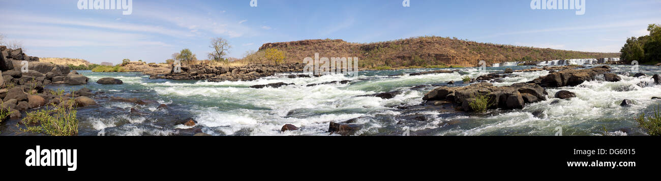 Paesaggio con le rapide del fiume Senegal vicino Kayes in Mali Foto Stock