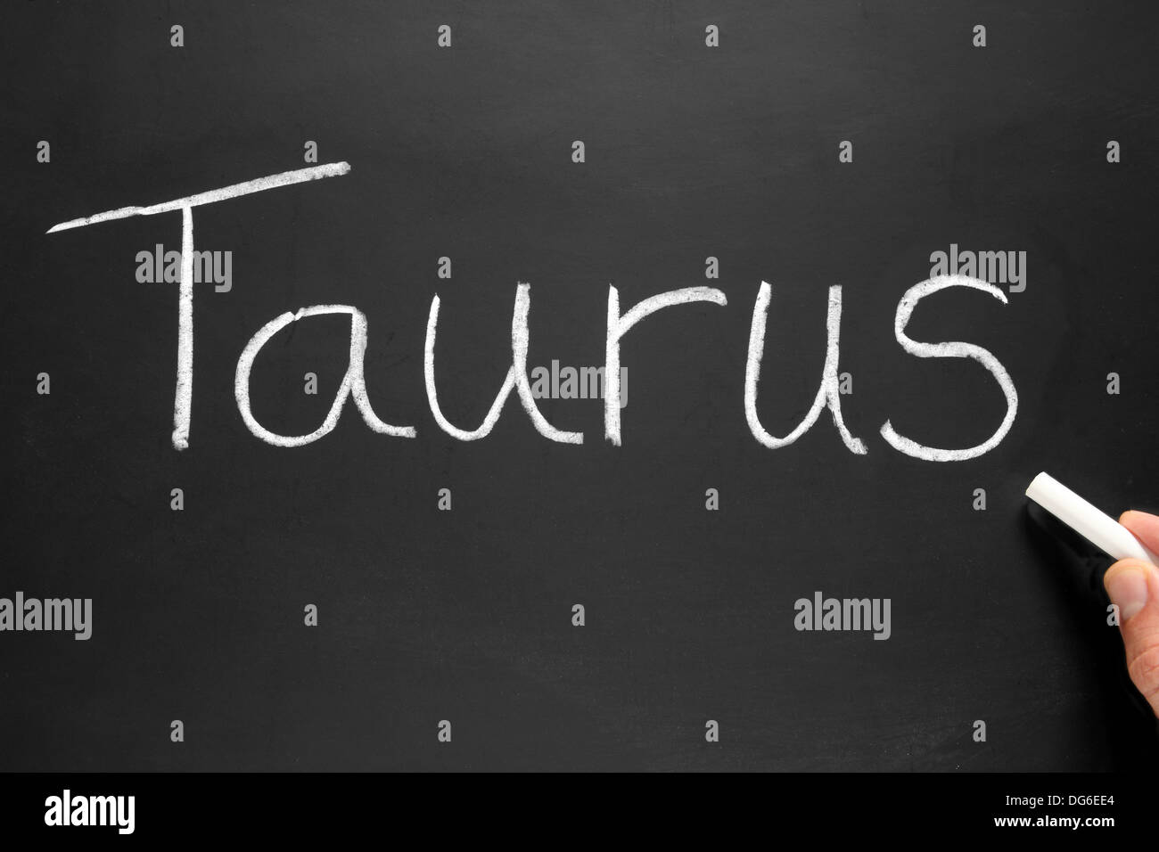 Taurus star sign scritti su una lavagna. Foto Stock