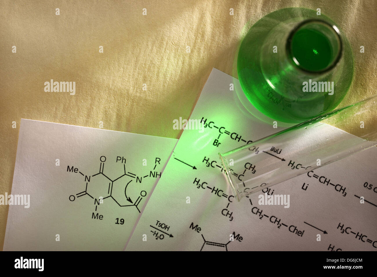 Chimica verde con formula di reazione Foto Stock