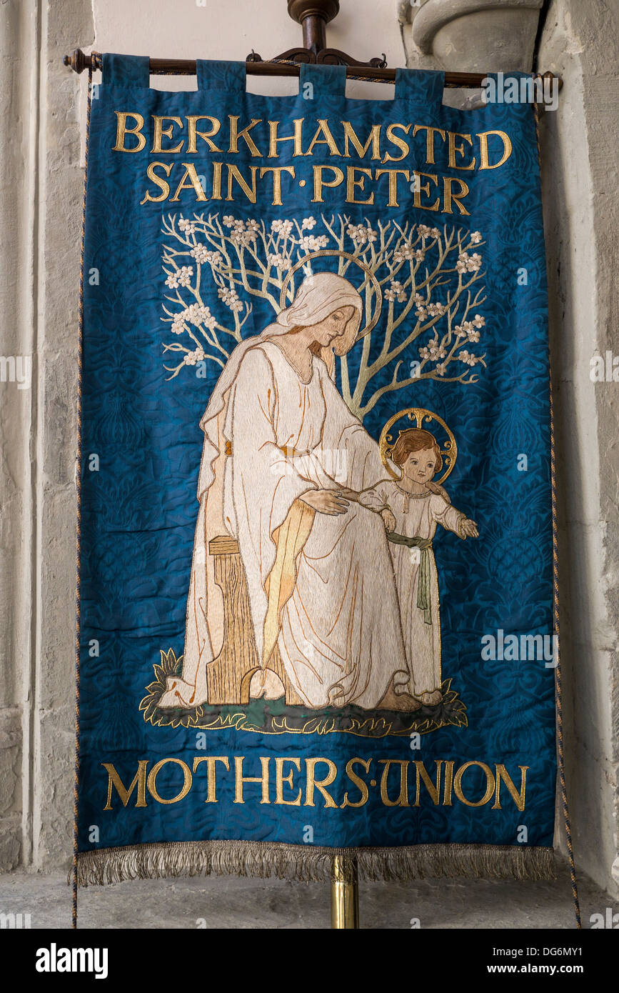 Le madri Unione banner nella chiesa di St Peters Berkhamsted, Hertfordshire UK Photo credit: David Levenson / Alamy Foto Stock