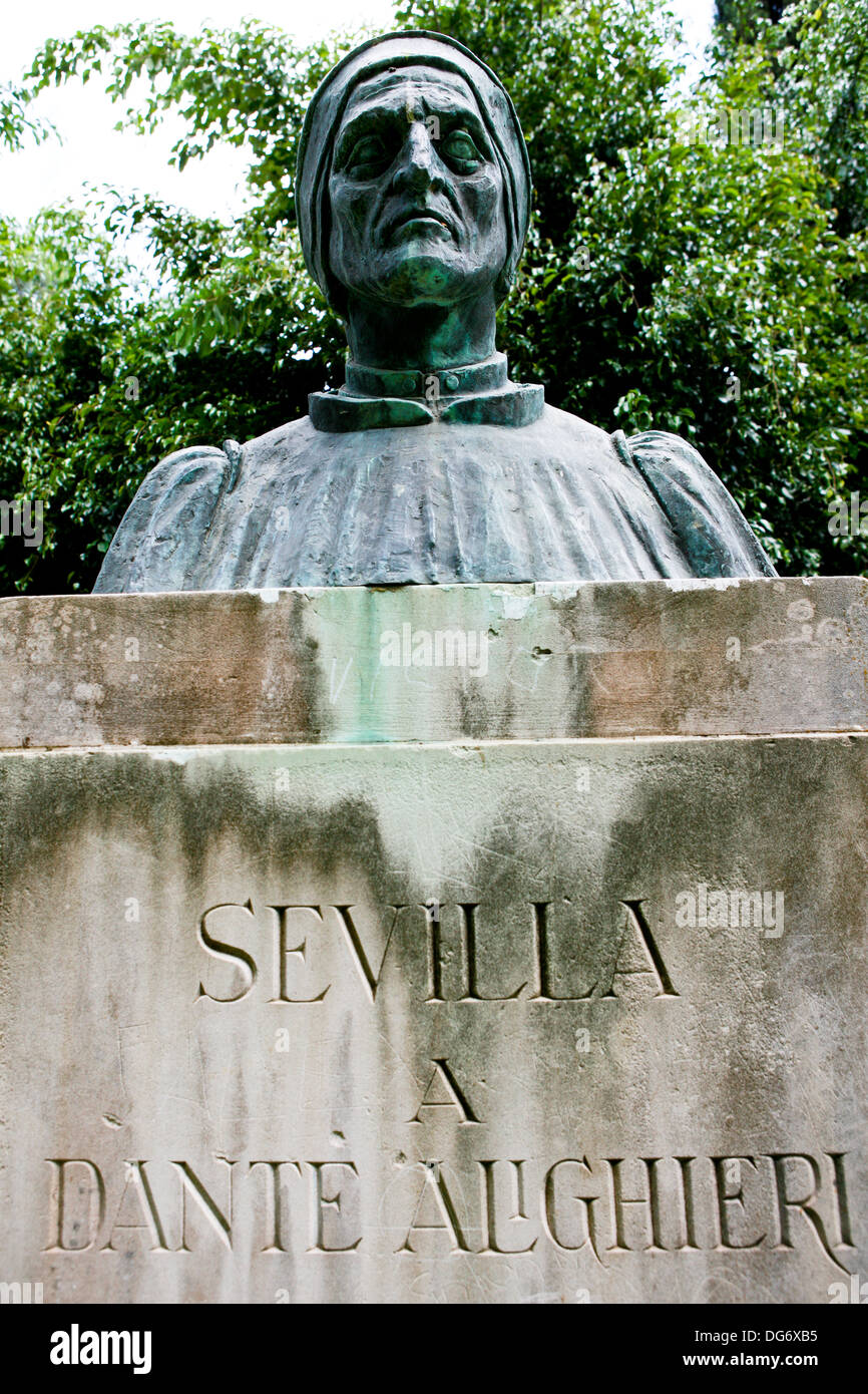 Un busto di Dante Alighieri a Siviglia Foto Stock