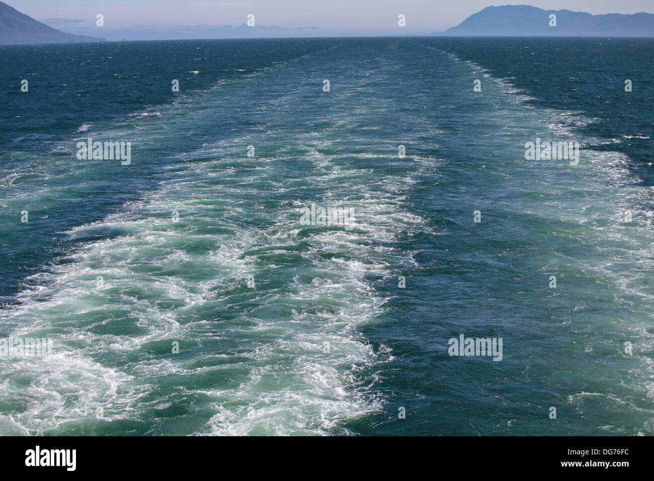 Riattivazione di una nave lungo la costa in Alaska. Foto Stock