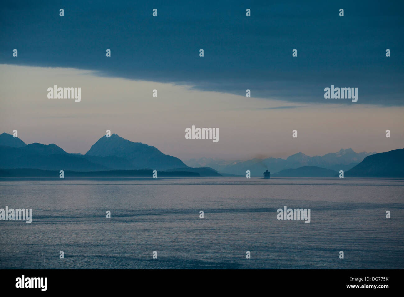 Glacier Bay in Alaska, preso da una nave da crociera Foto Stock
