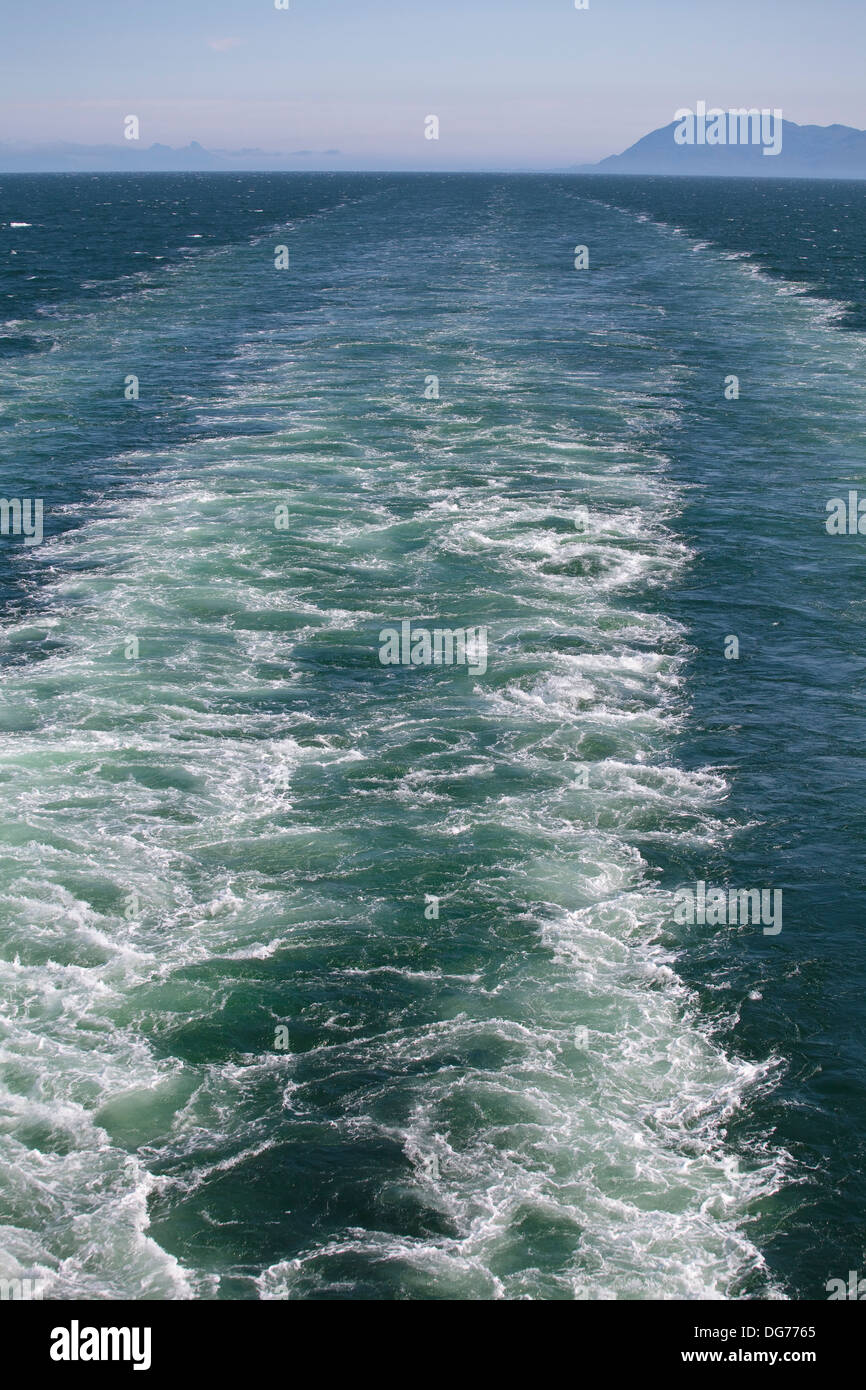 Riattivazione di una nave lungo la costa in Alaska. Foto Stock