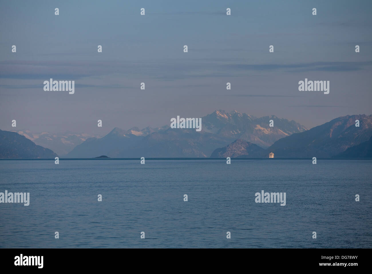 Glacier Bay in Alaska, preso da una nave da crociera Foto Stock