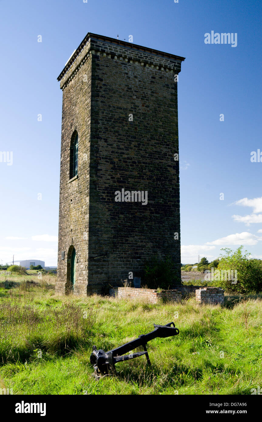 Accumulatore Brunel Tower, Briton Ferry, Neath Port Talbot, nel Galles del Sud. Foto Stock