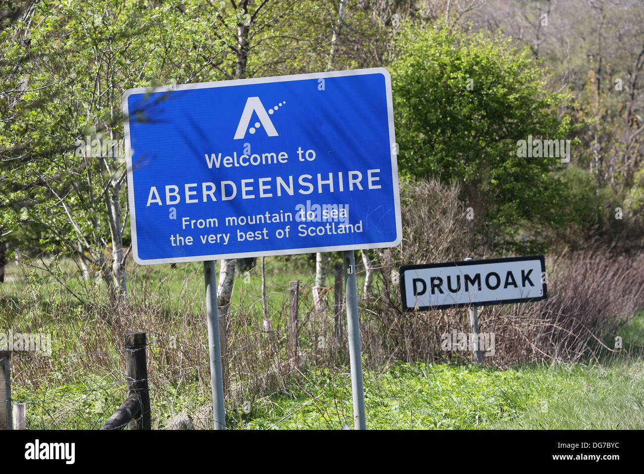 Benvenuti in Aberdeenshire segno all'Deeside villaggio di Drumoak, Aberdeenshire, Scotland, Regno Unito Foto Stock