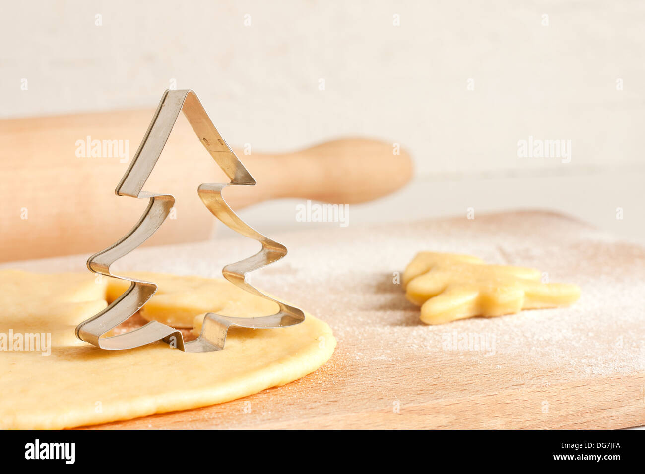 Natale la cottura di vivande concetto con struttura ad albero e pasta Foto Stock
