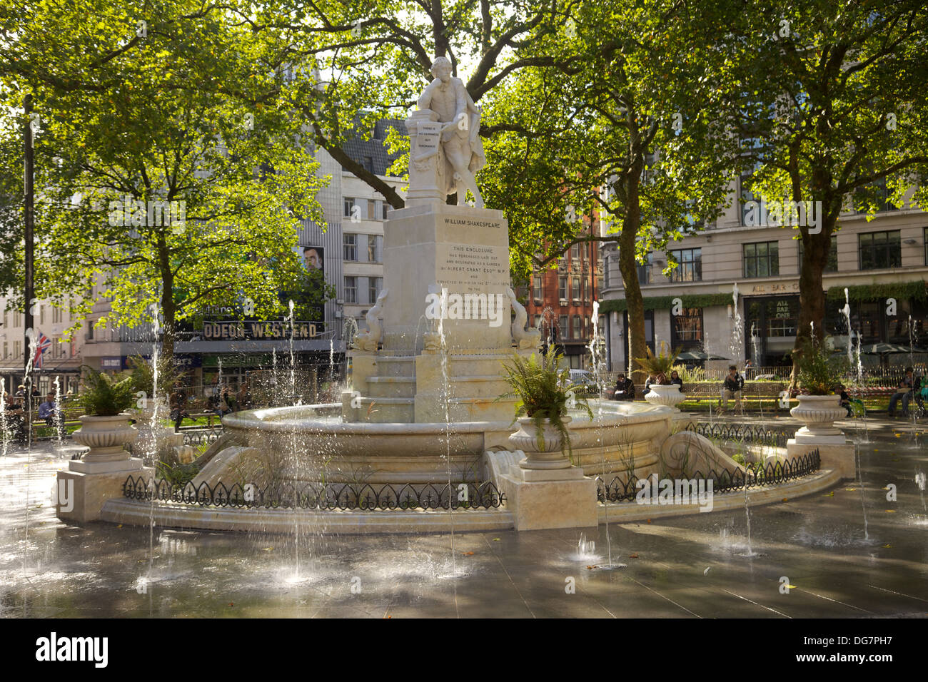 Statua di William Shakespeare in Leicester Square , Londra, Inghilterra Foto Stock