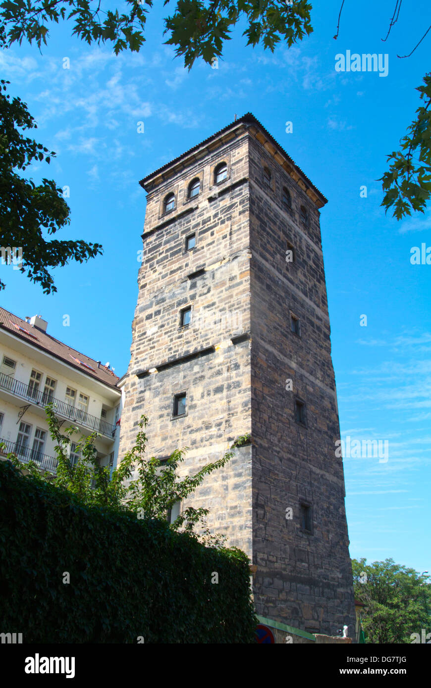 Vodárenská Novomlýnská věž torre (1658) in stile barocco nove mesto la città nuova di Praga Repubblica Ceca Europa Foto Stock