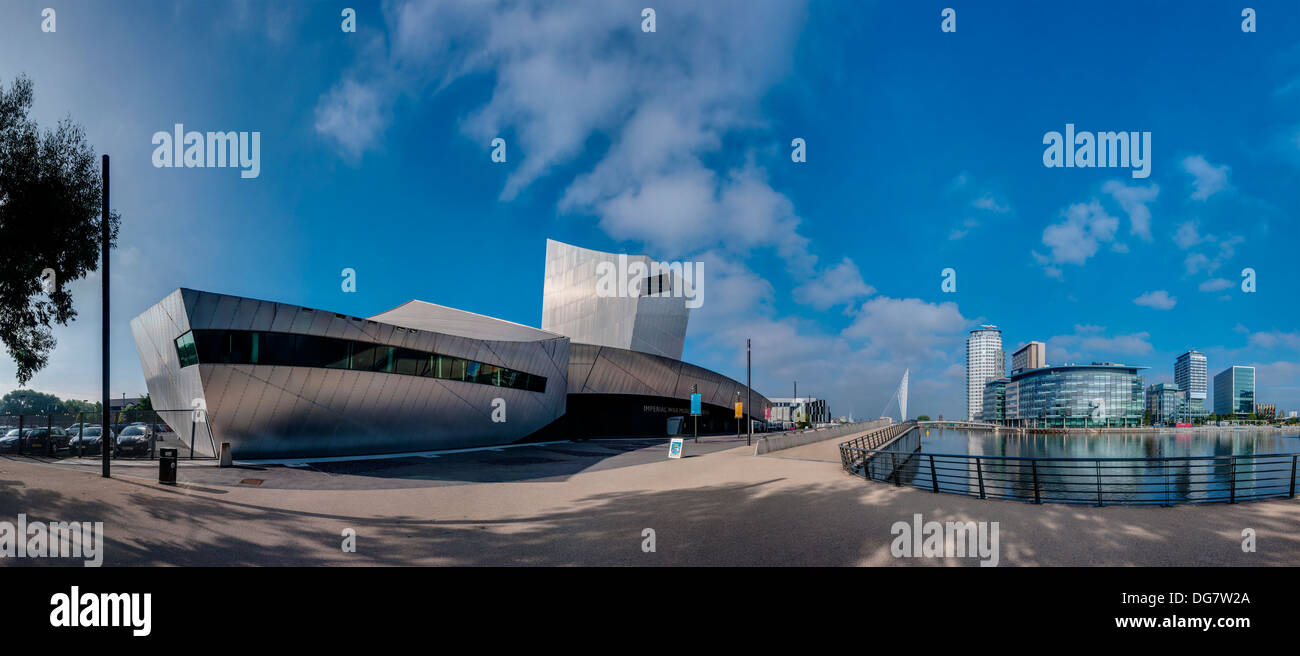 180° panorama di Imperial War Museum North, Salford Quays, Manchester. Progettato dall architetto americano Daniel Libeskind. PHILLIP ROBERTS Foto Stock