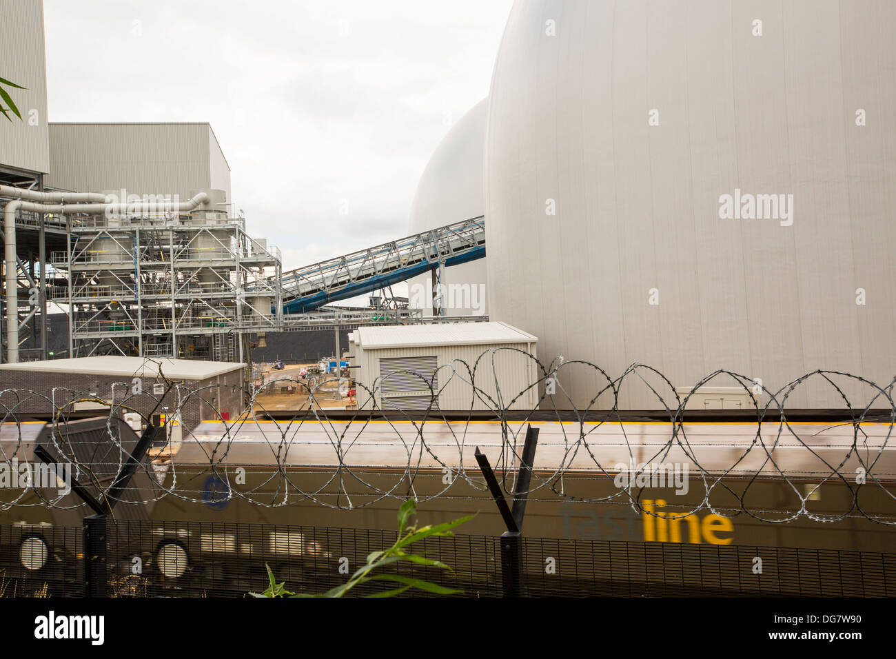 Drax power station nello Yorkshire, Regno Unito, è il più grande emettitore di C02 in Europa. Essi sono la conversione per masterizzare una % di biocarburante Foto Stock