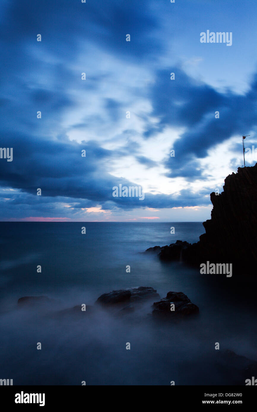Twilight Seascape da Riomaggiore Cinque Terre Liguria Italia Foto Stock