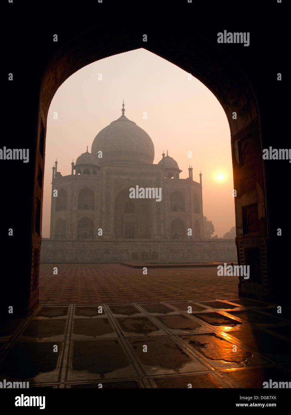 Il bellissimo Taj Mahal al mattino, Agra - India Foto Stock