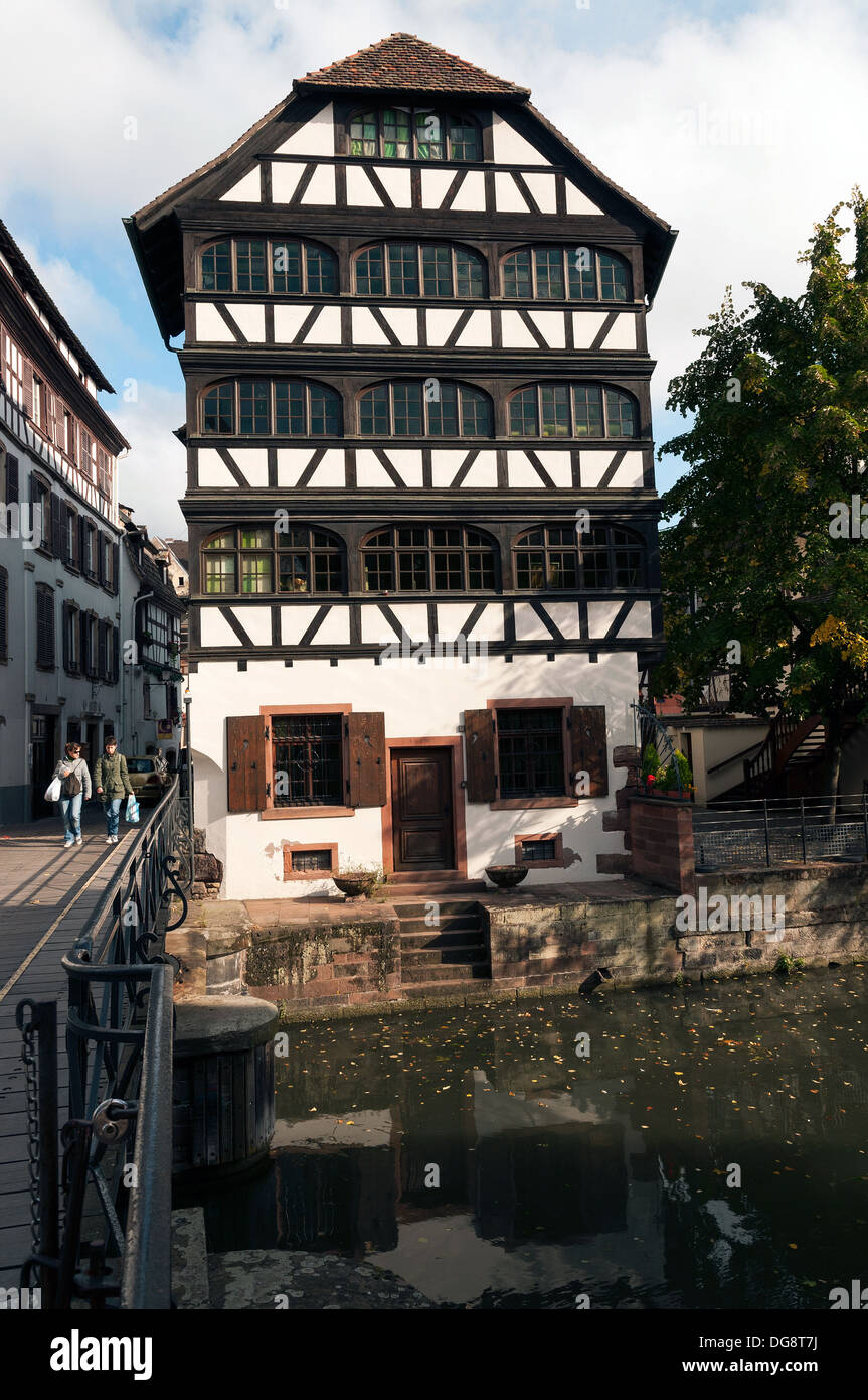 Elk213-1130v Francia, Alsazia, Strasburgo, La Petite France, casa in legno e muratura Foto Stock