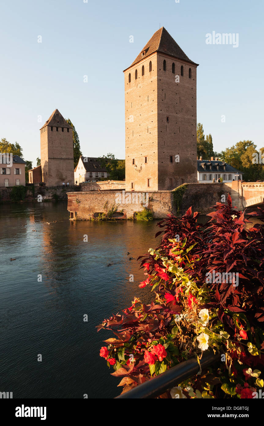 Elk213-1150v Francia, Alsazia, Strasburgo, La Petite France, Ponts Couverts Foto Stock