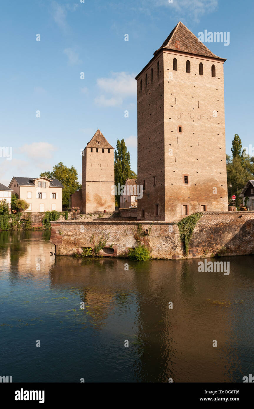 Elk213-1153v Francia, Alsazia, Strasburgo, La Petite France, Ponts Couverts Foto Stock