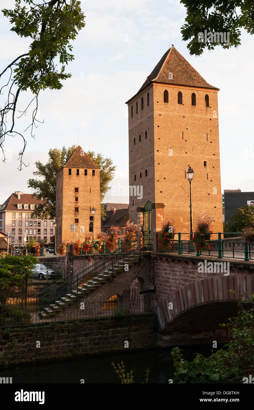 Elk213-1156v Francia, Alsazia, Strasburgo, La Petite France, Ponts Couverts Foto Stock