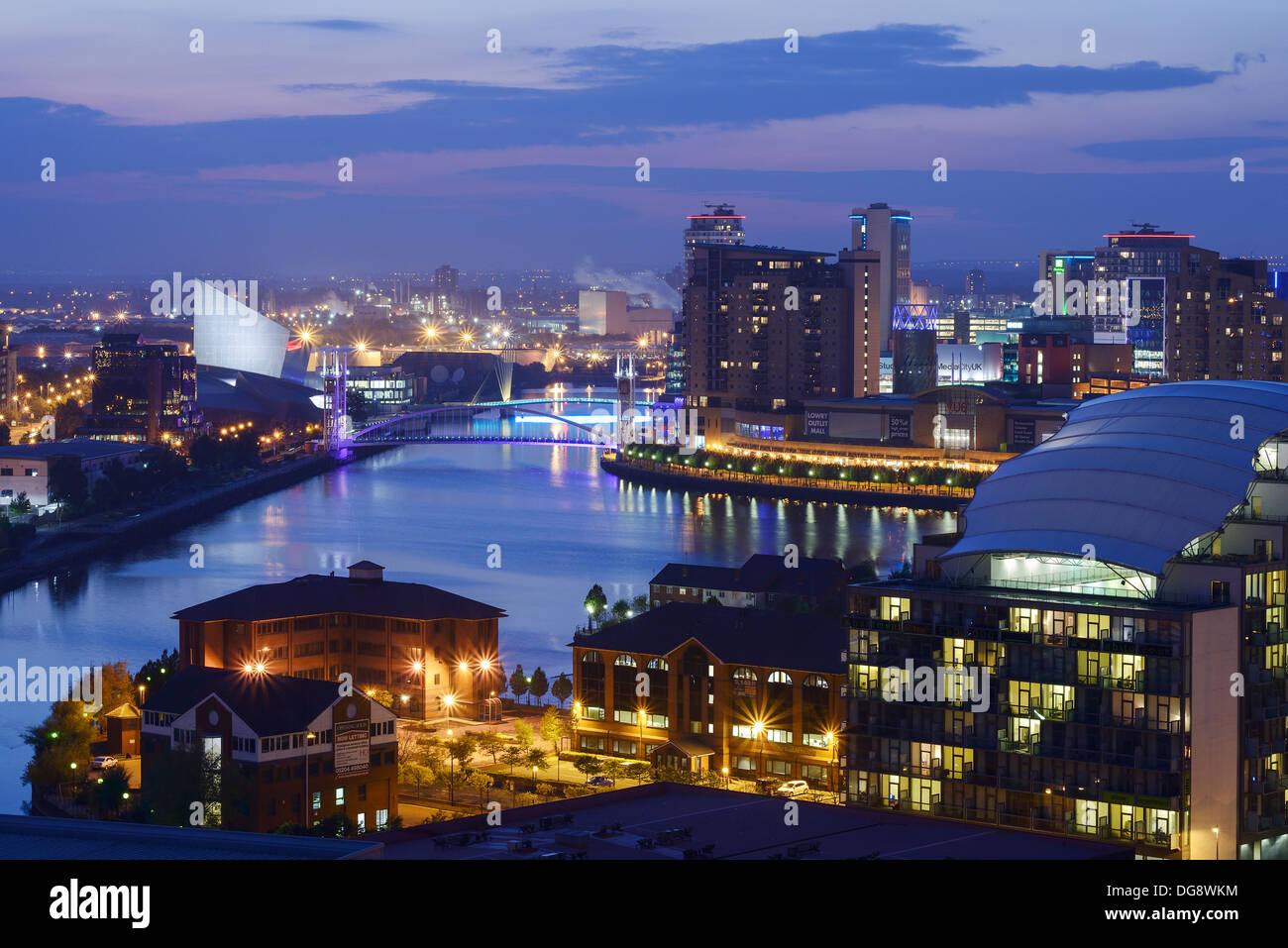 Imperial War Museum North e Salford Quays sviluppo compreso il Lowry e BBC Media City Studios Foto Stock