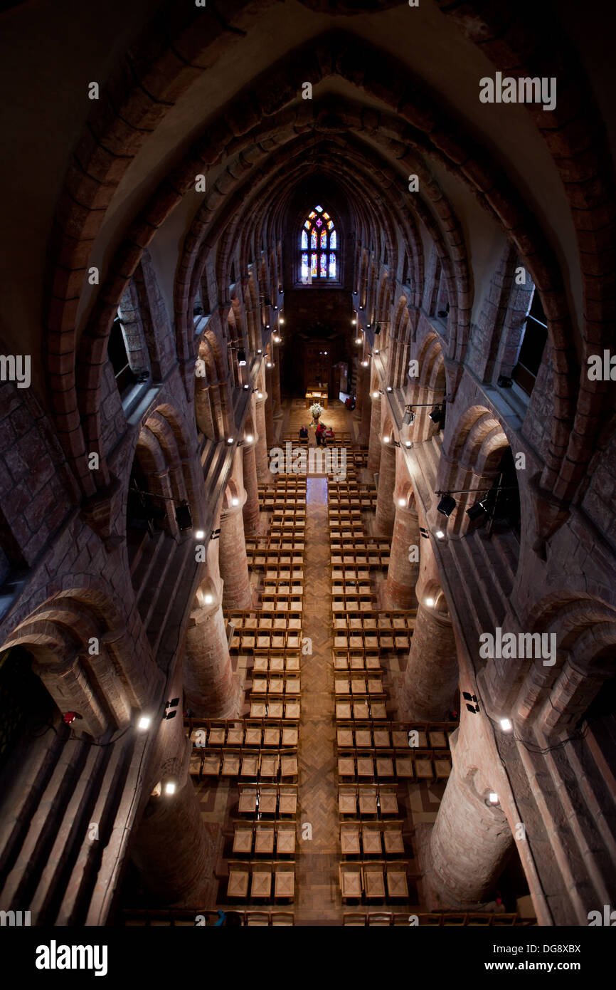 Vista interna della cattedrale di St Magnus, Kirkwall, Orkney REGNO UNITO Foto Stock