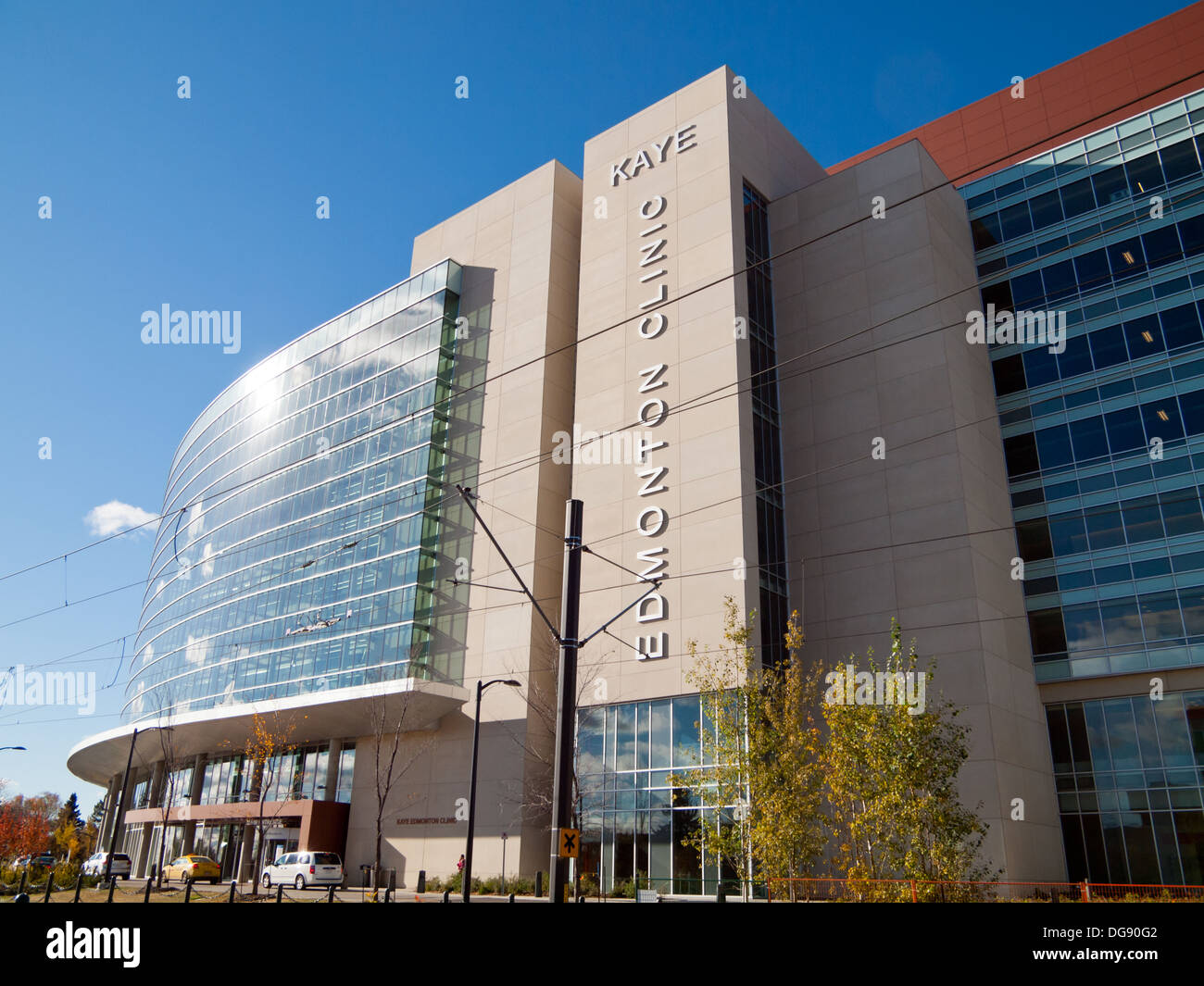 Il Kaye Edmonton Clinic edificio del campus della University of Alberta in Edmonton, Alberta, Canada. Foto Stock