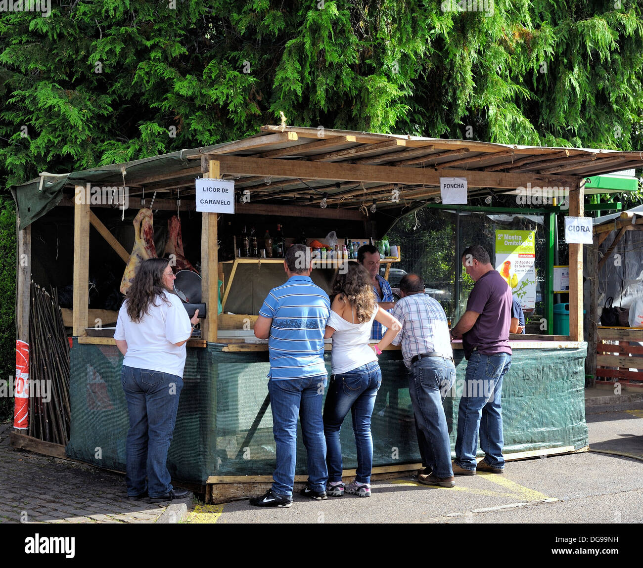 Madeira Portogallo, sidro festival cibo e bevande in stallo Santo De La Serra Villaggio Foto Stock