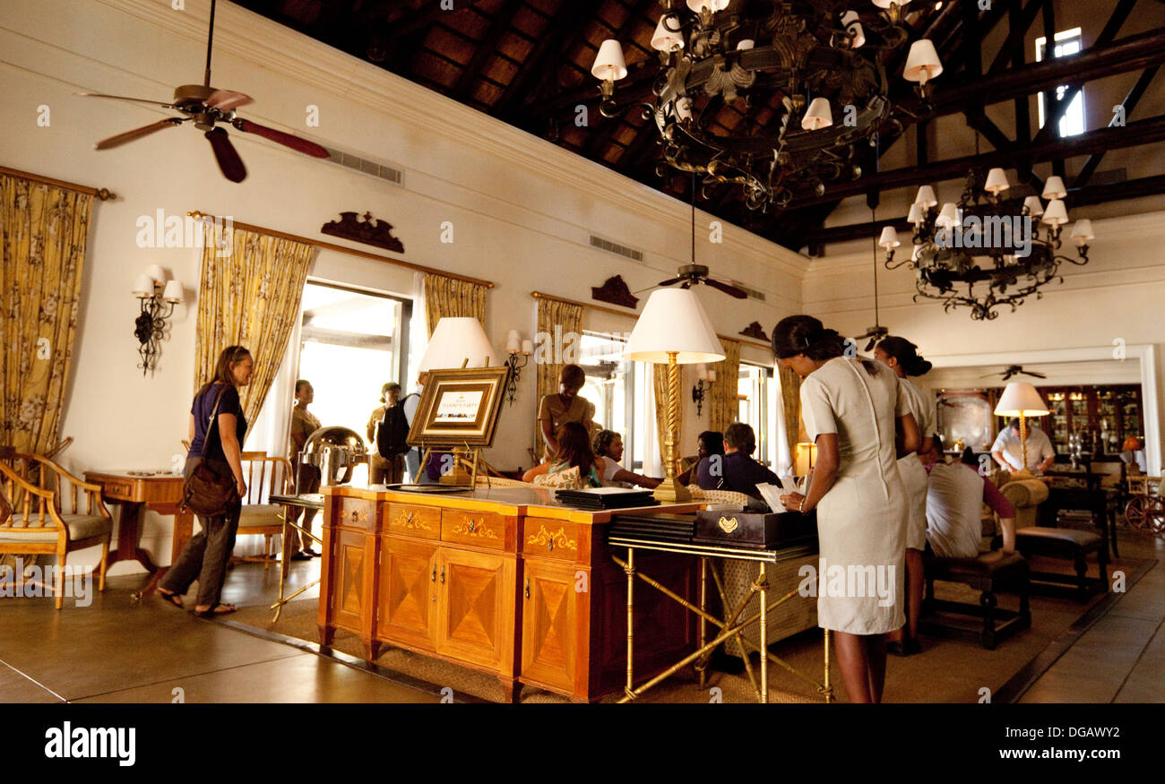 African hotel reception, il Lusso 5 Iniziare Royal Livingstone Hotel Victoria Falls, Zambia, Africa Foto Stock