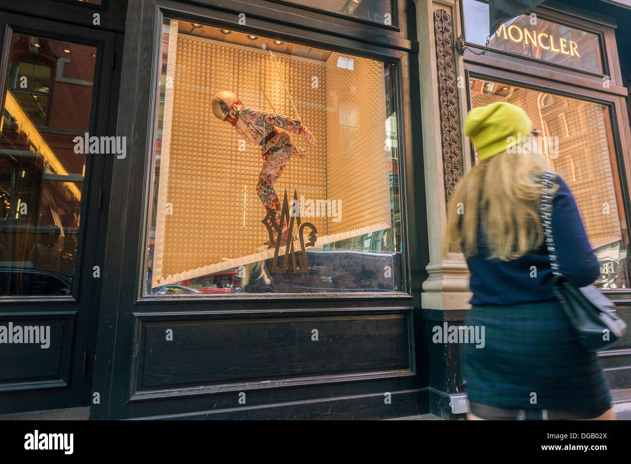Il Moncler abbigliamento company store nel quartiere di Soho di New York  Foto stock - Alamy