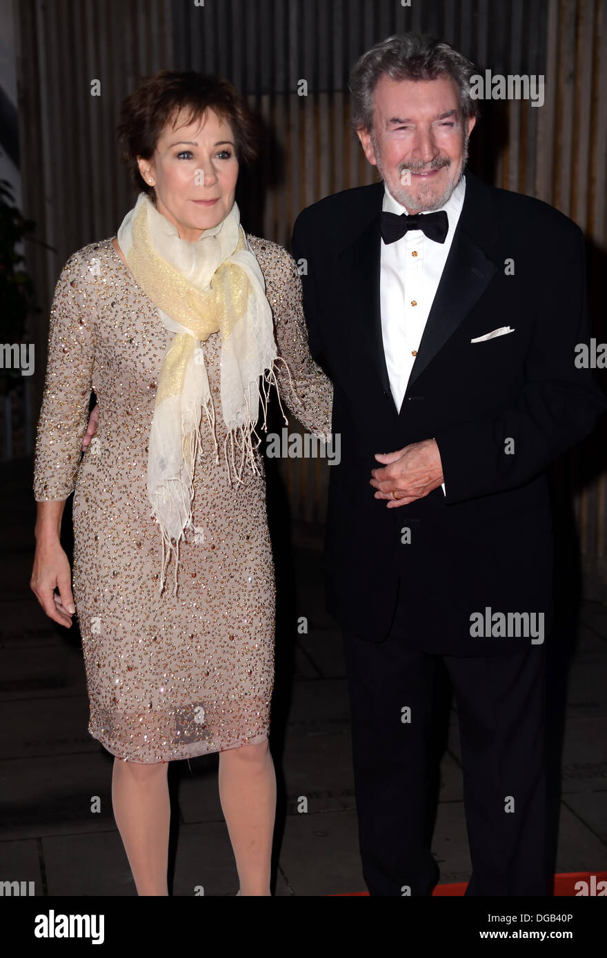 Londra REGNO UNITO, 17 ott 2013 : Zoe Wanamaker CBE e il marito Gawn Grainger partecipare come Zoe Wanamaker ospita una cena di gala a Shakespeare's Globe a Londra, Regno Unito. Credito: Vedere Li/Alamy Live News Foto Stock