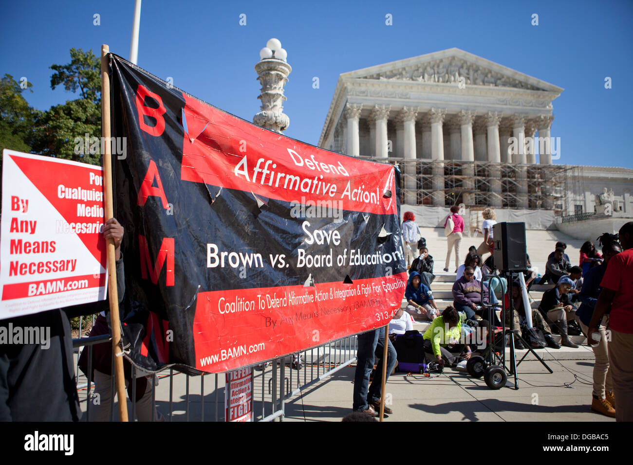 Studenti provenienti da tutti gli Stati Uniti si riuniscono di fronte alla Corte suprema degli Stati Uniti a sostegno di azioni positive - Washington DC, Stati Uniti d'America Foto Stock