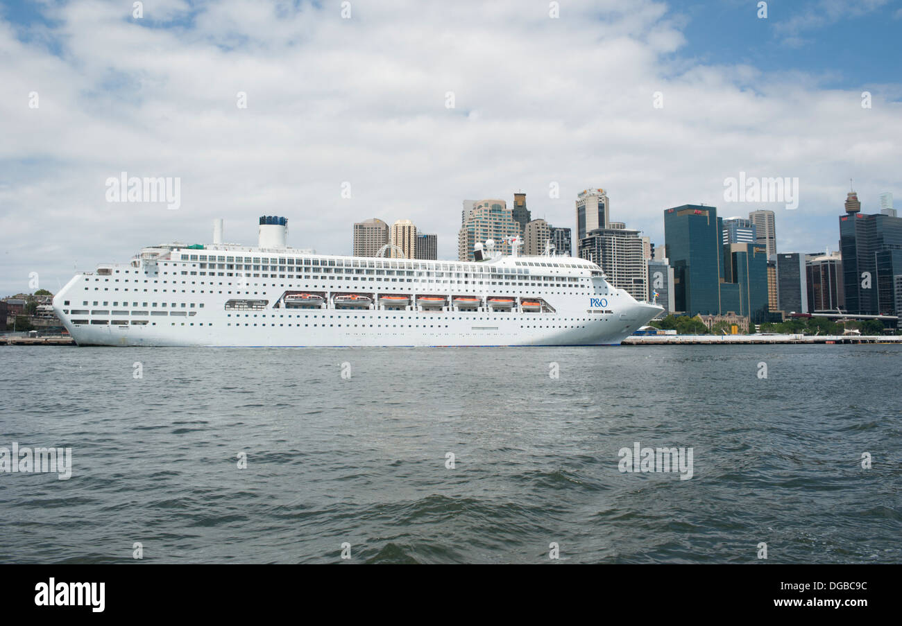 P&O nave da crociera "gioiello del Pacifico' a Darling Harbour Foto Stock