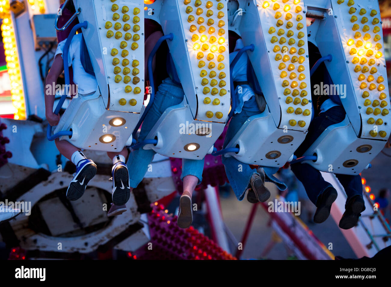 Persone su un carnevale giro in Mountain State Fair di Asheville, Carolina del Nord Foto Stock