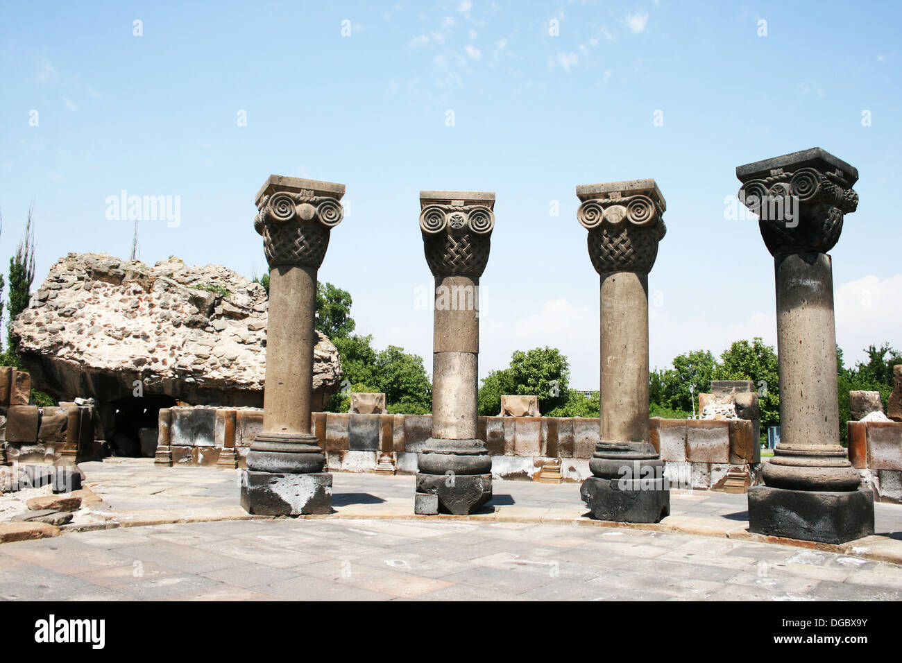 Il VII secolo cattedrale di Zvartnots resti in Armenia, Sito Patrimonio Mondiale dell'UNESCO. Foto Stock