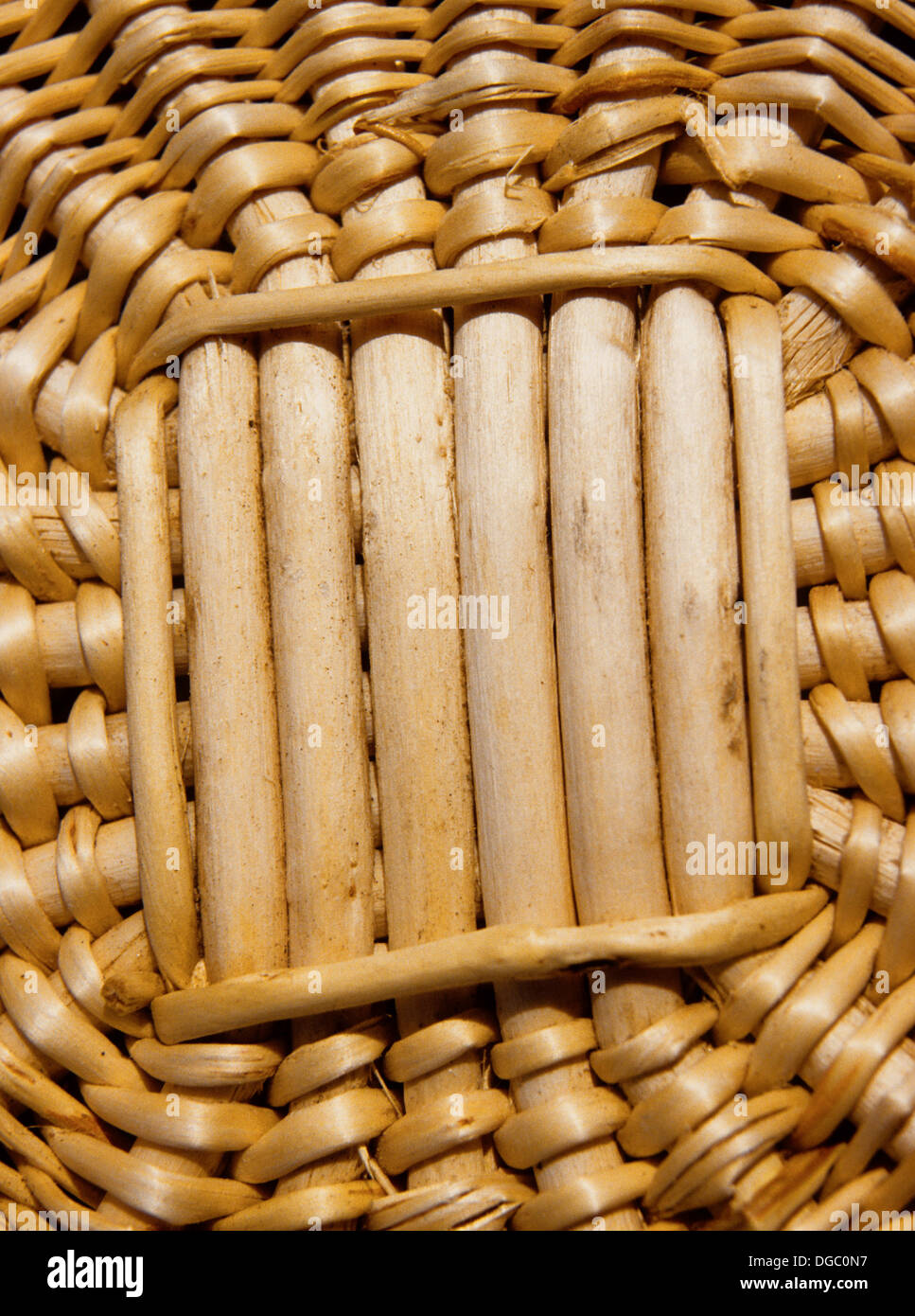 Basket weave canna di tessitura cestini di lavoro Foto Stock