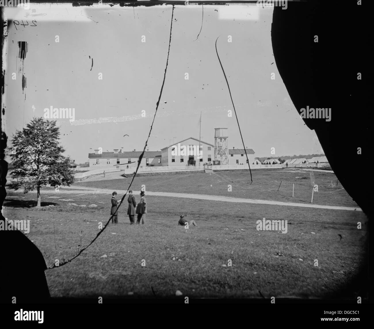 Questa vista frontale del Monte Pleasant in Washington D.C. mette in mostra l'architettura e il paesaggio urbano del quartiere. Conosciuto per la sua variegata comunità ed edifici storici, il monte Pleasant è parte integrante del tessuto culturale della città. Foto Stock