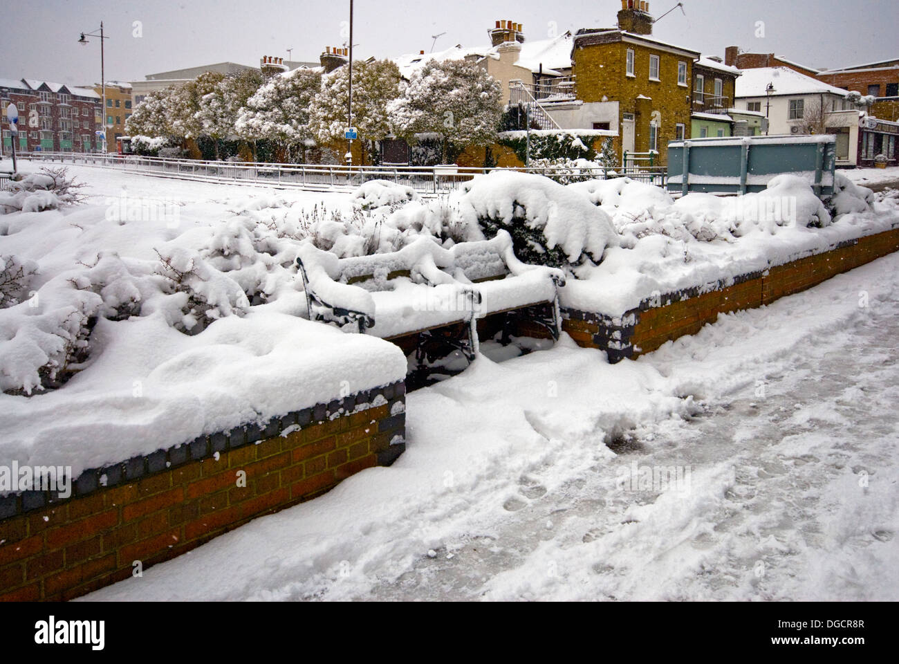 La neve copre le strade di Londra il 2 febbraio, 2009,la più pesante nevicata a Londra per 18 anni. Morrison's car park Foto Stock